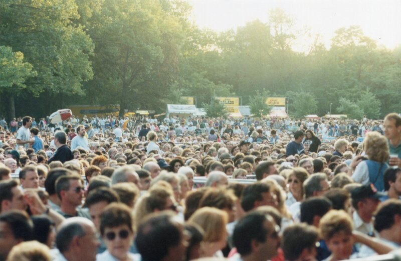 Kunstplatz crowd